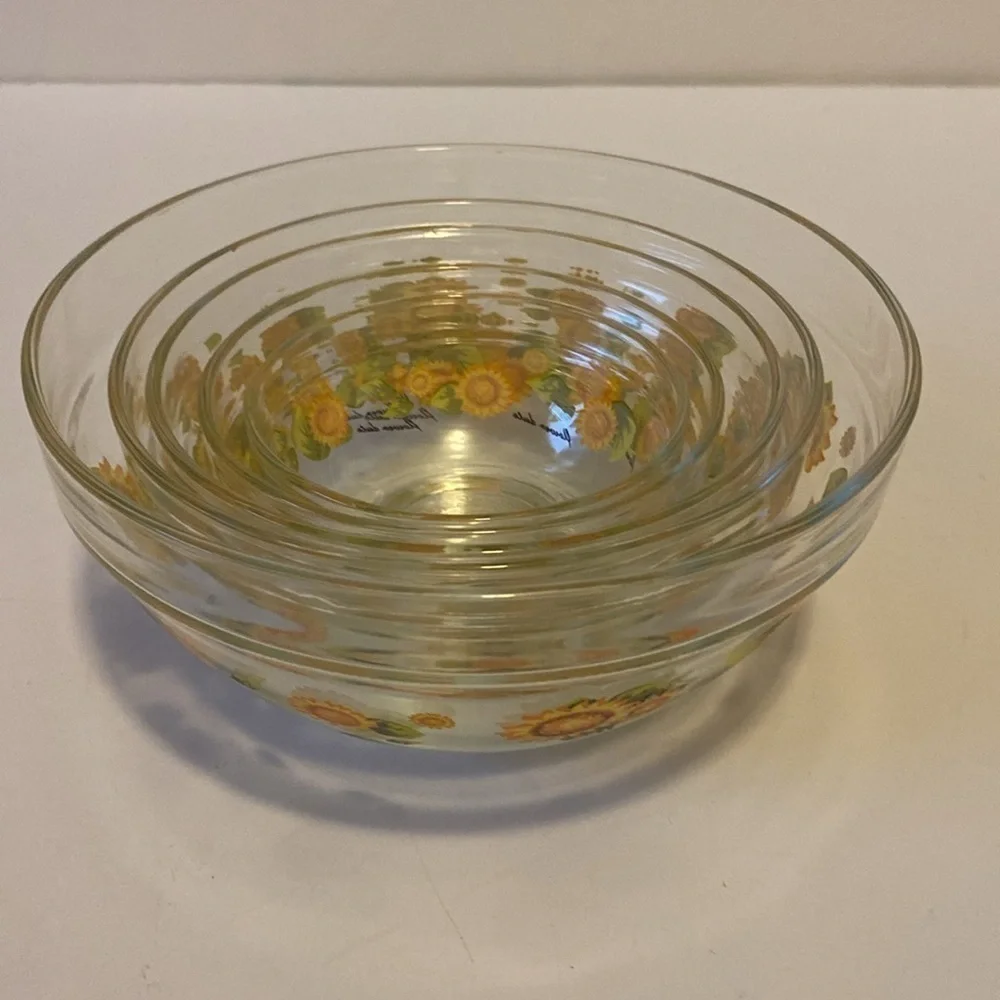 Five Imperial Glass Flower Dute Sunflower Themed Nesting Bowls